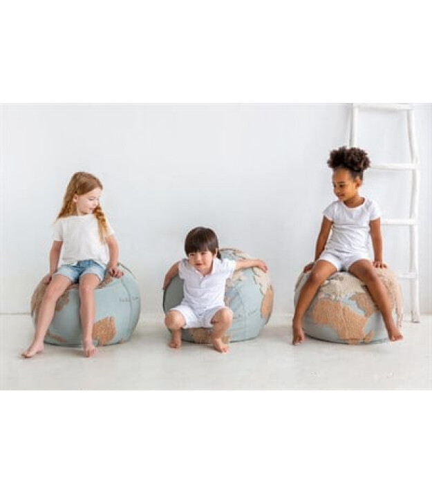 Lorena Canals Puf, World Map