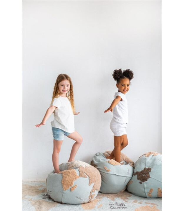 Lorena Canals Puf, World Map