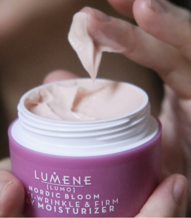 Lumene Anti-Wrinkle & Firm Day Kırışıklık Karşıtı & Sıkılaştırıcı Gündüz Bakım Kremi (50 ml)