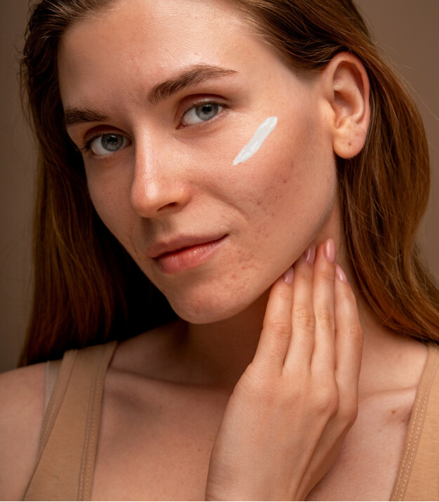 Minela Care 100% Organik Mineral Filtreli Akneye Meyilli Ciltler için Güneş Kremi (50 SPF)
