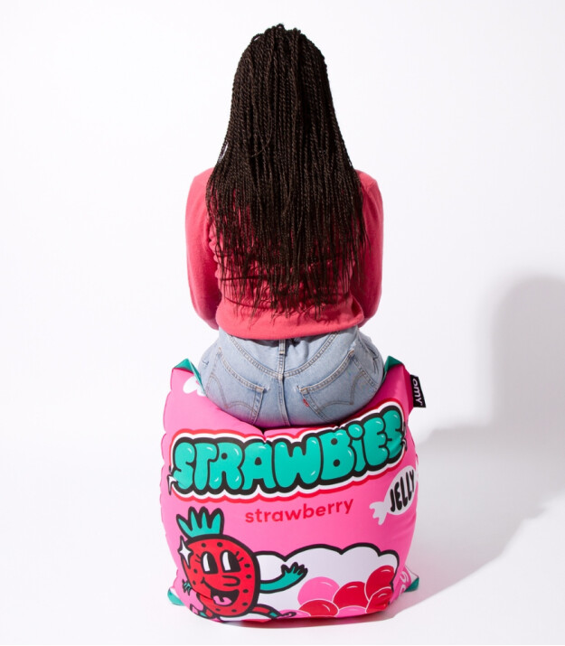 OMY Giant Şişme Minder // Strawbies