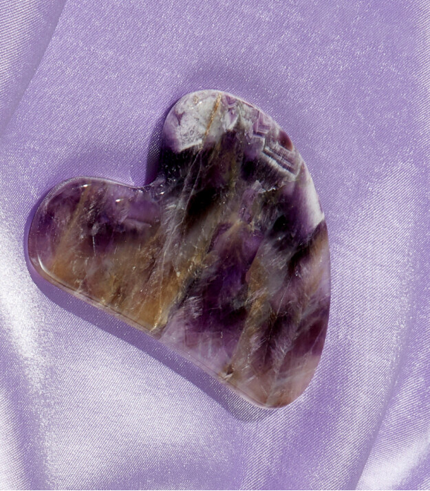 Pelcare Gua Sha Heart // Amethyst